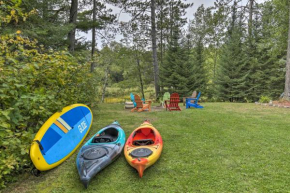 Cozy Eagle River Home with Paddleboard and 2 Kayaks!